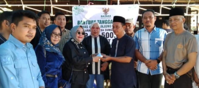 Ketua DPRD Tanjab Timur Kunjungi Korban Kebakaran di Sungai Itik, Salurkan Bantuan