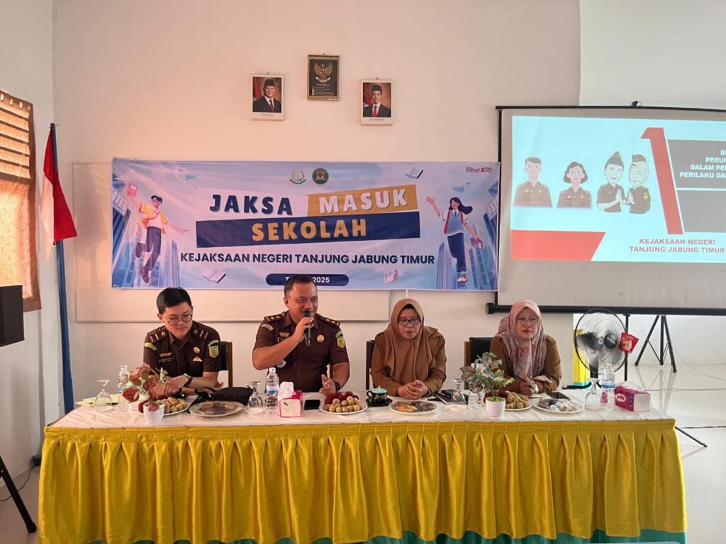 Tingkatkan Kesadaran Hukum Generasi Muda, Kejari Tanjab Timur Melalui Bidang Intelijen Laksanakan Giat JMS di SMPN 4