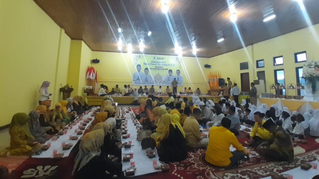 DPD Golkar Provinsi Jambi Gelar Buka Puasa Bersama  Anak Yatim.