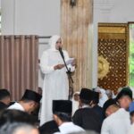 Dilla- Muslimin Sholat Id Di Mesjid Nur Addarojad