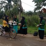 MTsN 2 Tanjabtim Berbagi 500 Takjil Gratis.