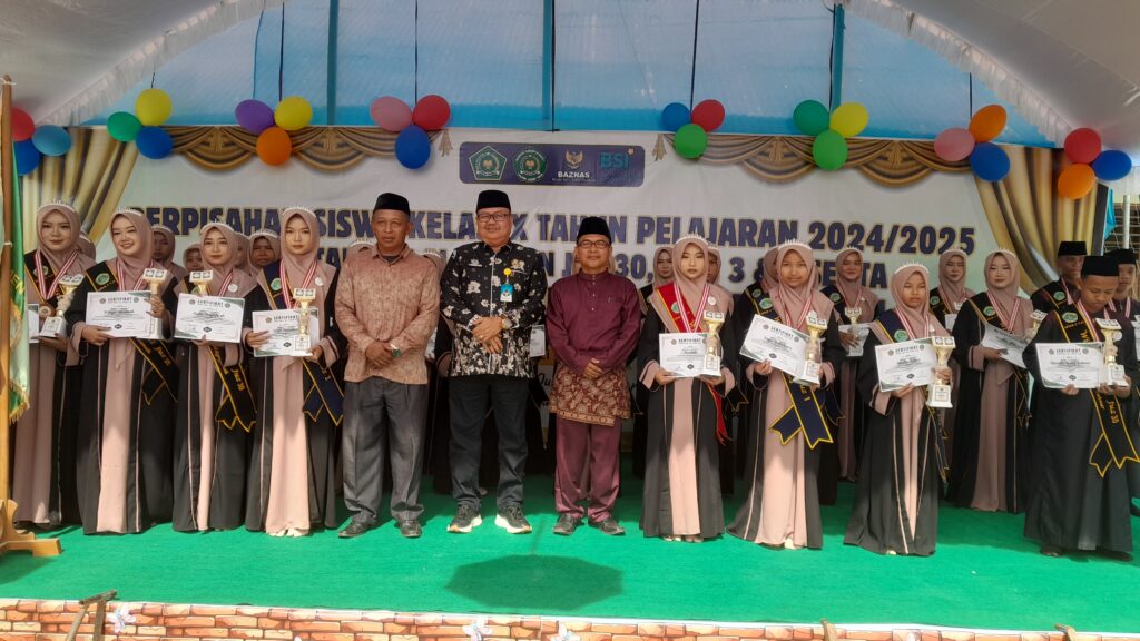 Pelepasan Siswa Kelas IX,Milad Dan Wisuda Tahfidz MTsN 2 Tanjabtim.