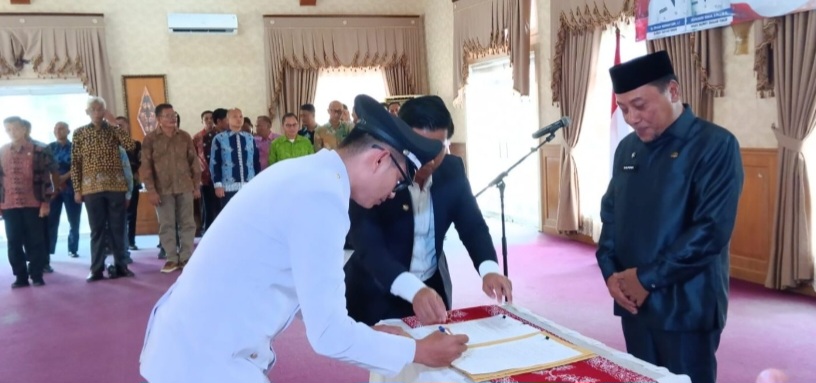 Sekda Sapril Lantik 16 Pejabat Di Lingkungan Pemerintah Tanjabtimur.