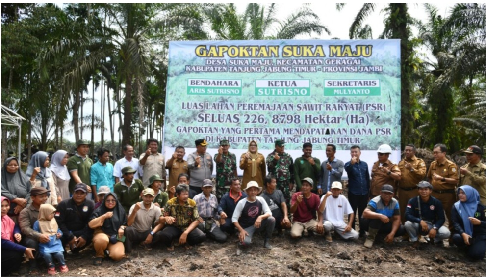 Moments Bahagia Bupati Tanjabtim ,Setelah Hadiri Wisudah Tahfidz,Dilla Langsung Menyambut Jendral Kunto Arif Wibowo.