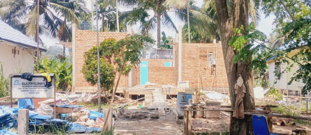 Siluman, Pekerjaan Balai KB Tanpa Papan Informasi.